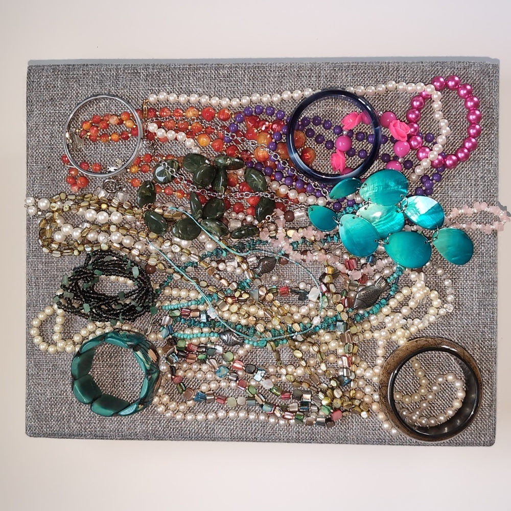 Vintage Estate Sale Jewelry Lot Unmarked J-7